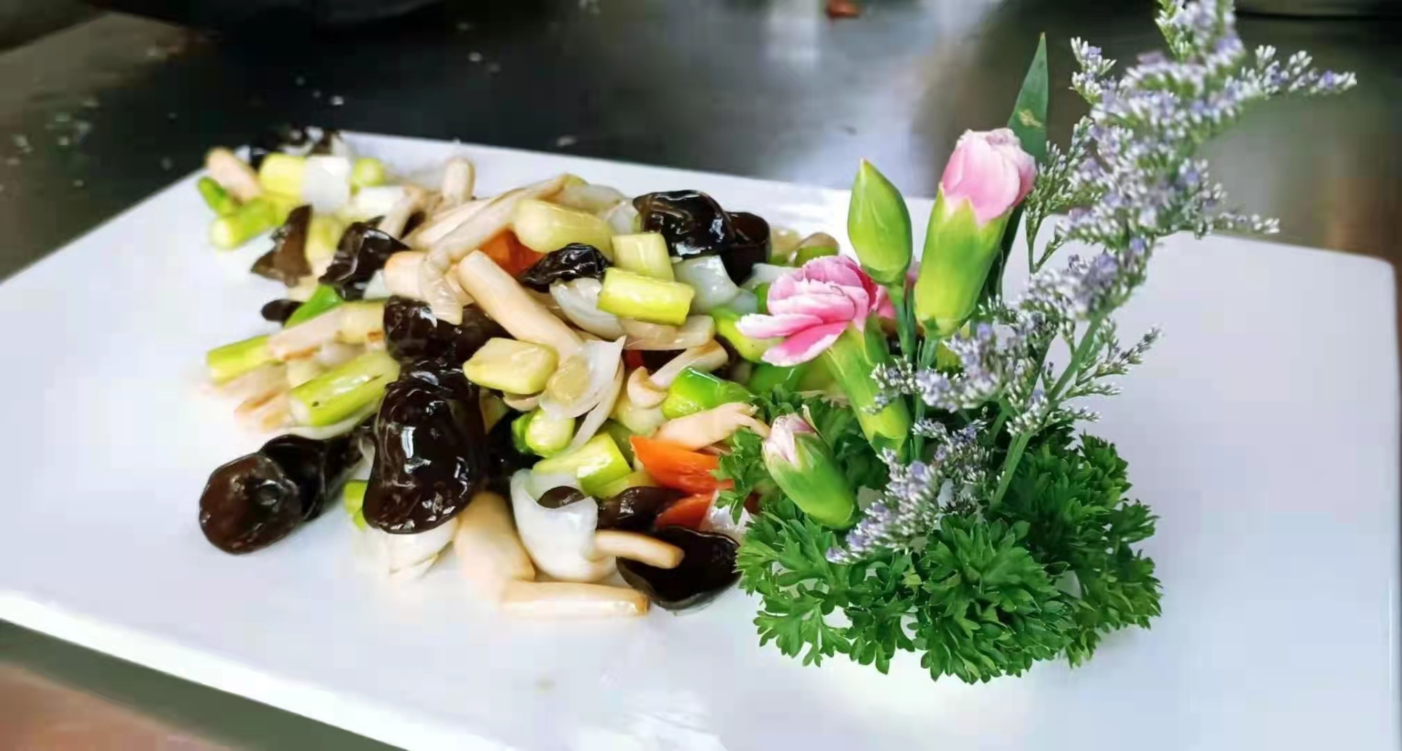 飯?zhí)贸邪?jīng)營管理制度的優(yōu)勢是什么？